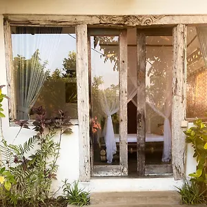  Lodge Vertical House Bali Indonesia